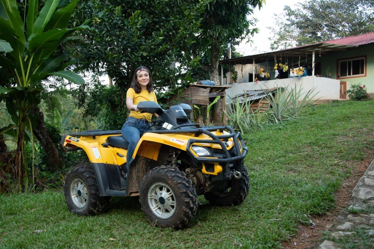 Hilamito Lodge Tela Luaran gambar