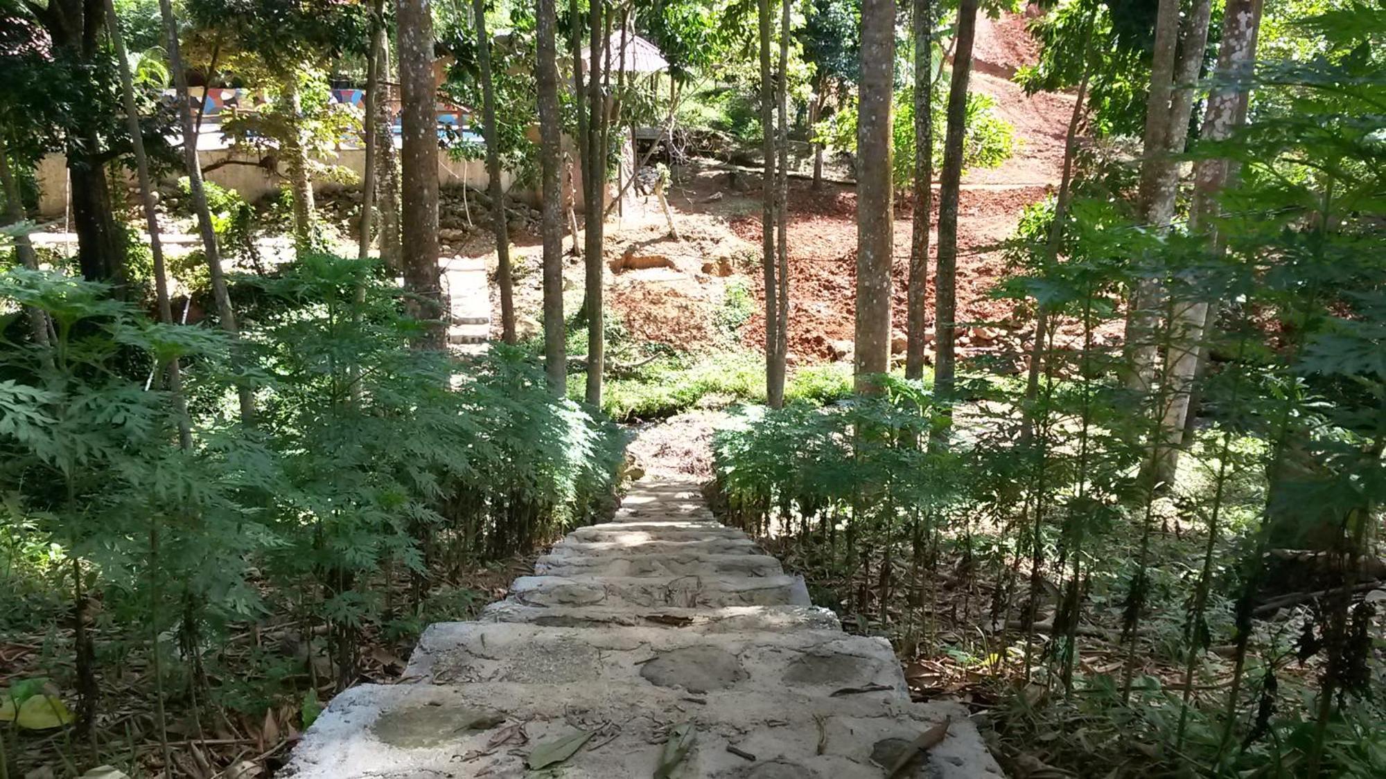 Hilamito Lodge Tela Luaran gambar