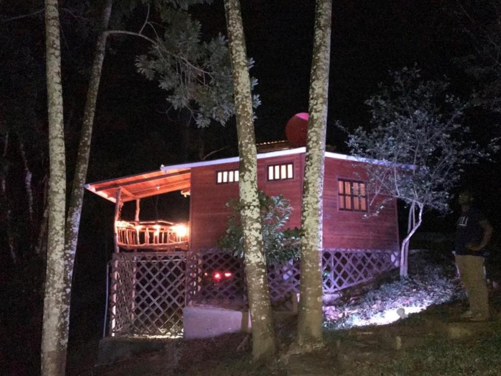 Hilamito Lodge Tela Luaran gambar