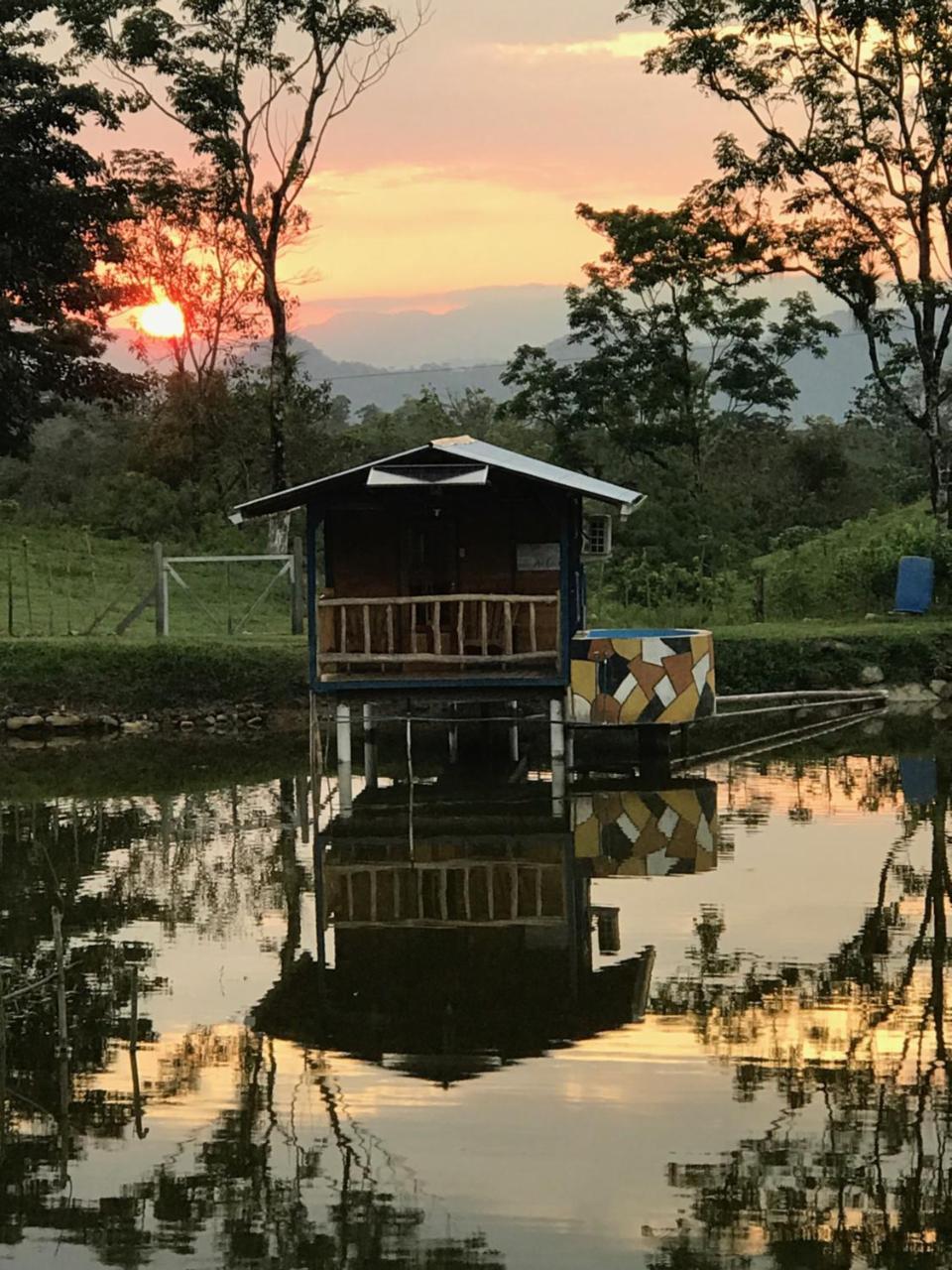 Hilamito Lodge Tela Luaran gambar